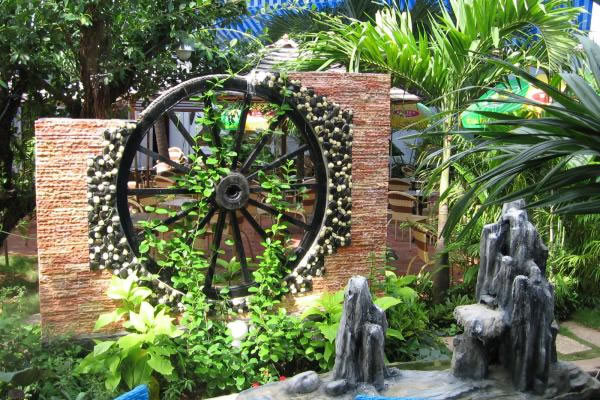 Thiết kế, thi c&ocirc;ng H&ograve;n Non Bộ s&acirc;n vườn tại TP Vinh Nghệ An